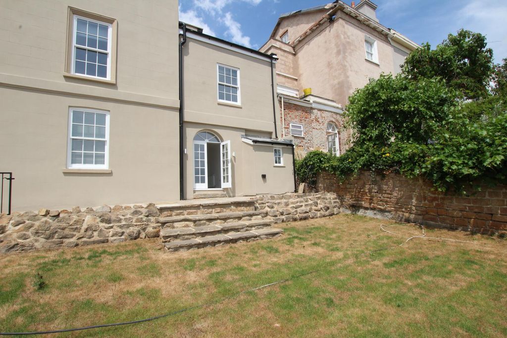 Additional image 14 of 2 bed flat for saleDerby Road, The Park NG7