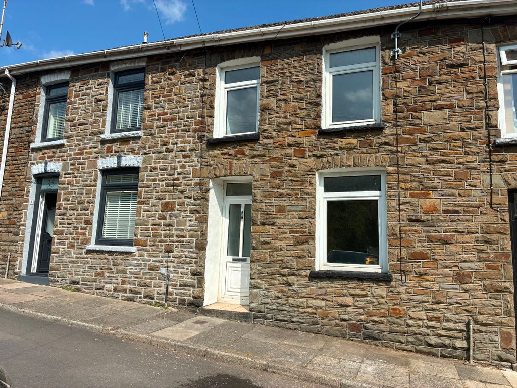 Property photo 1 of 2