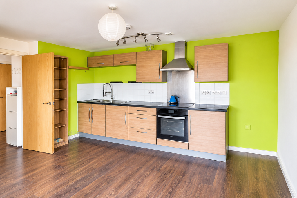 Property photo 3 of 14 Kitchen