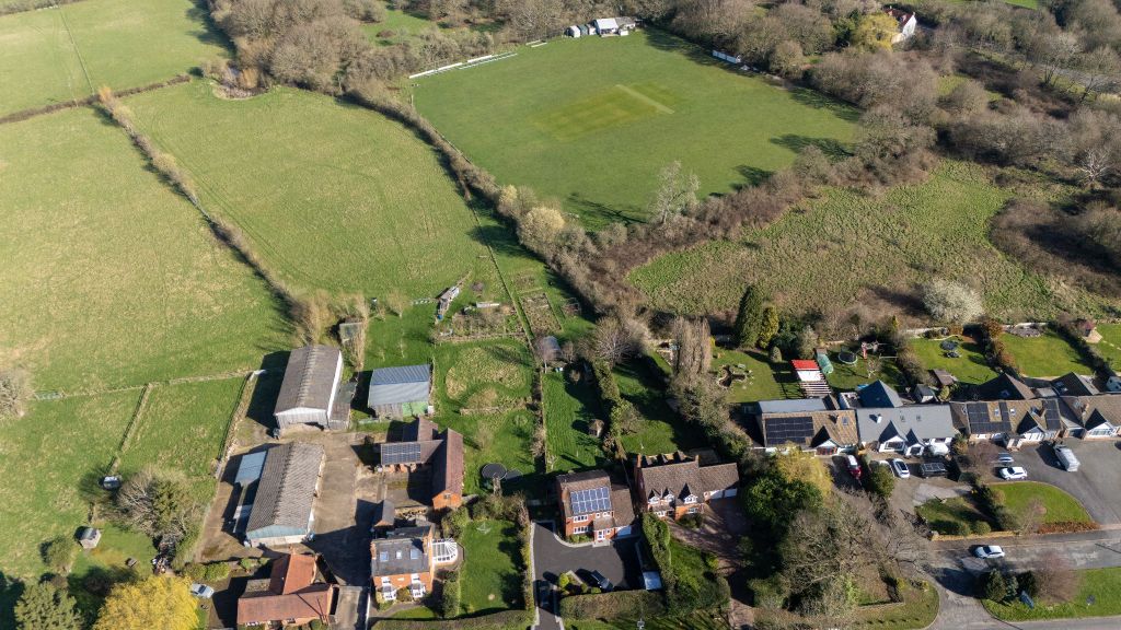 Property photo 3 of 32 Photograph 3