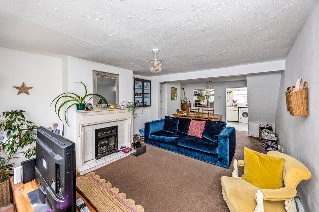 Property photo 2 of 11 Picture No. 15