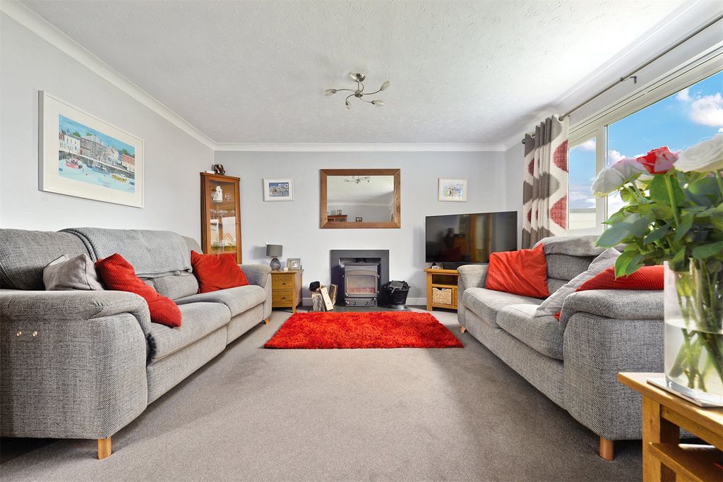 Property photo 2 of 27 Picture No. 23