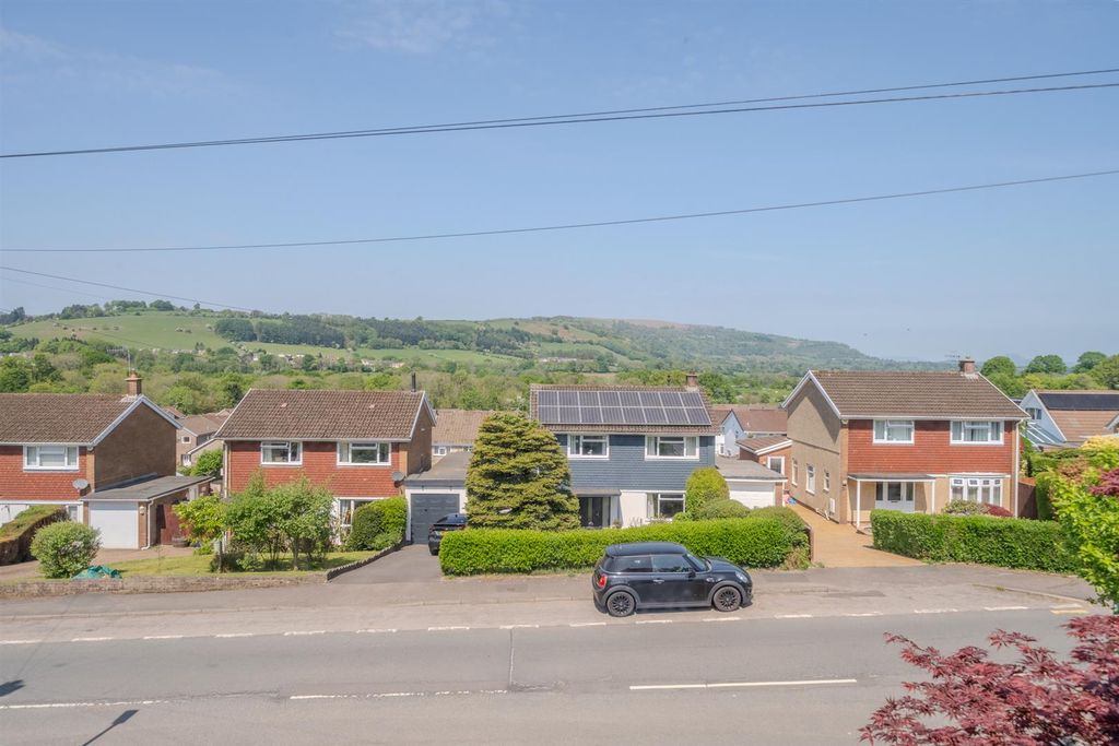 Property photo 3 of 31 94 Golf Road-29.Jpg