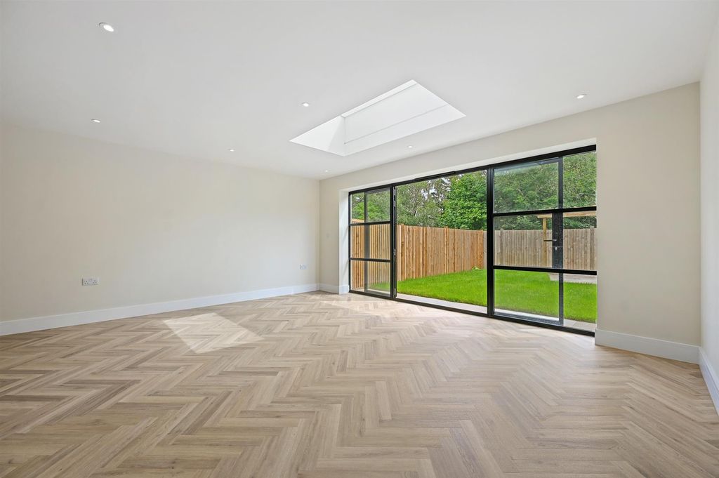 Property photo 3 of 14 Family Room (3).Jpg