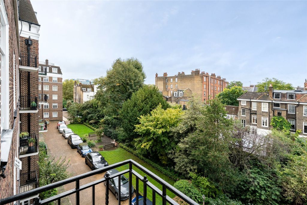 Property photo 3 of 19 Balcony