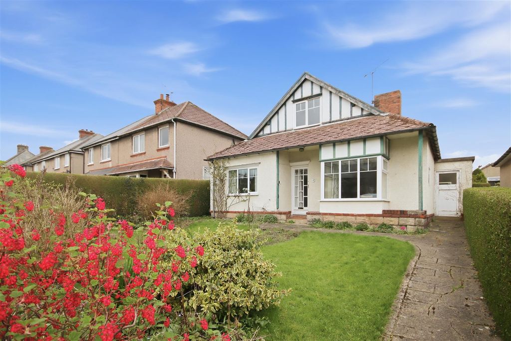 Property photo 1 of 17 Front