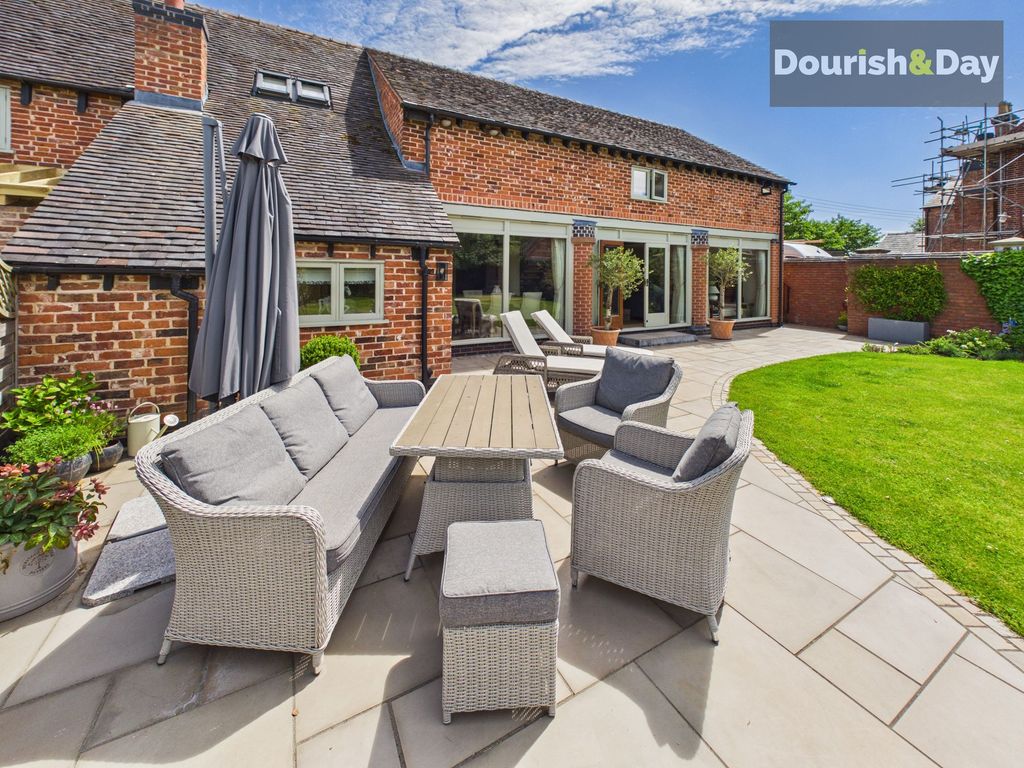 Property photo 2 of 53