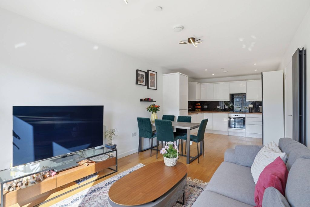 Property photo 3 of 18