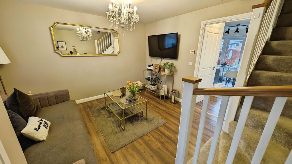 Property photo 3 of 13 Pbox-Img.Jpg