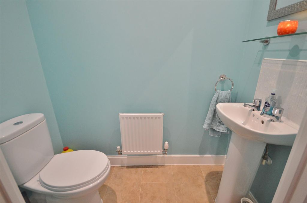 Property photo 3 of 23 Ground Floor Cloakroom