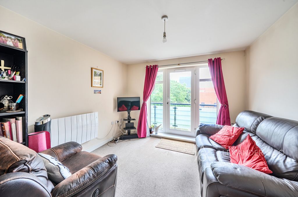 Property photo 2 of 10 0A316661-Daaf-4A5...