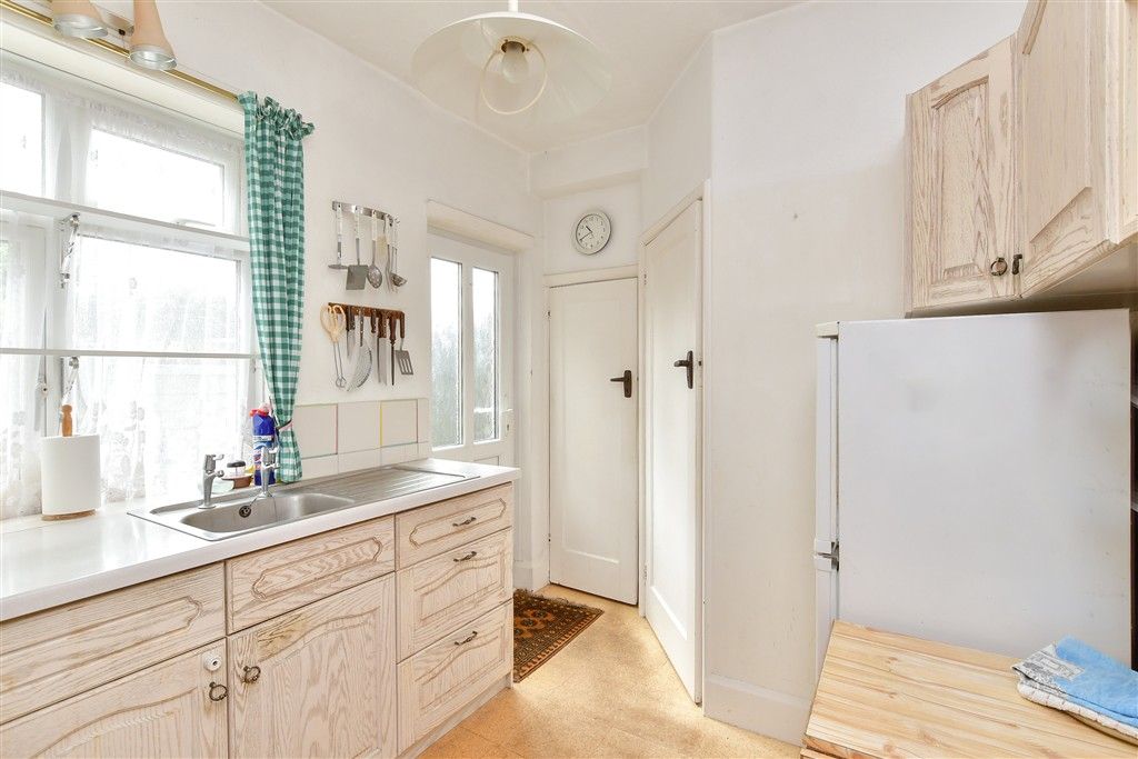 Property photo 2 of 13 Kitchen