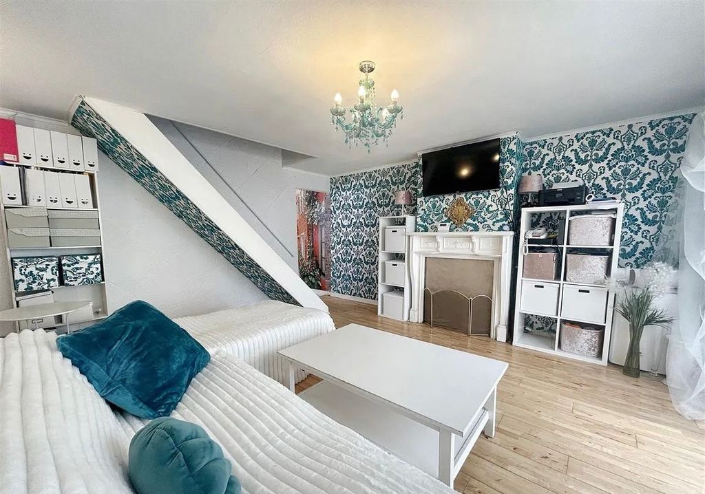 Property photo 2 of 11