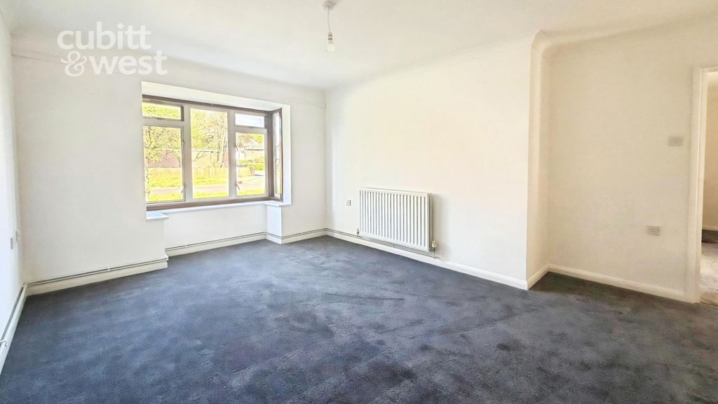Property photo 3 of 8 3