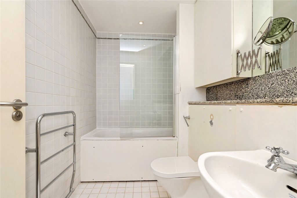 Property photo 3 of 19 Picture No. 06