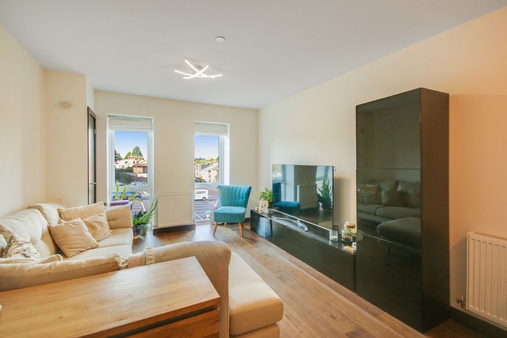 Property photo 3 of 14