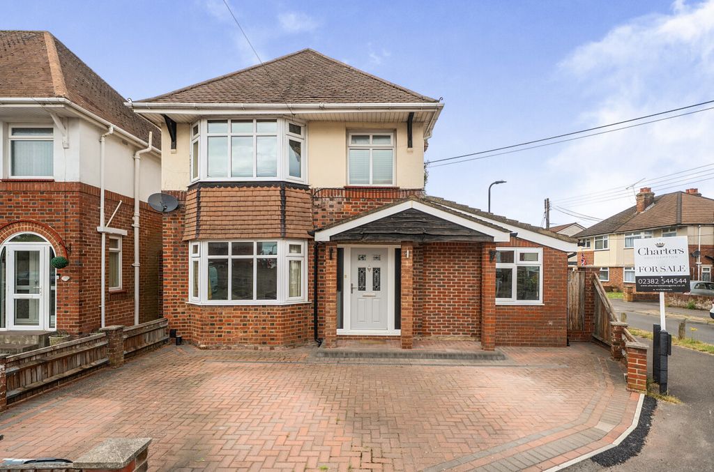 Property photo 1 of 16 1457990-2-6A0356d...