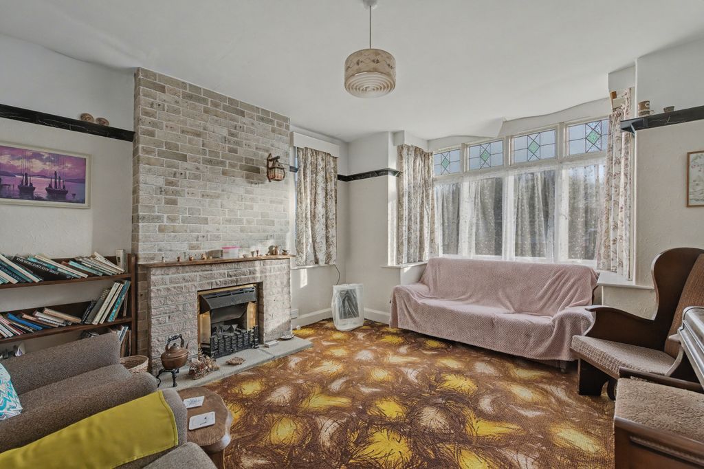 Property photo 2 of 22