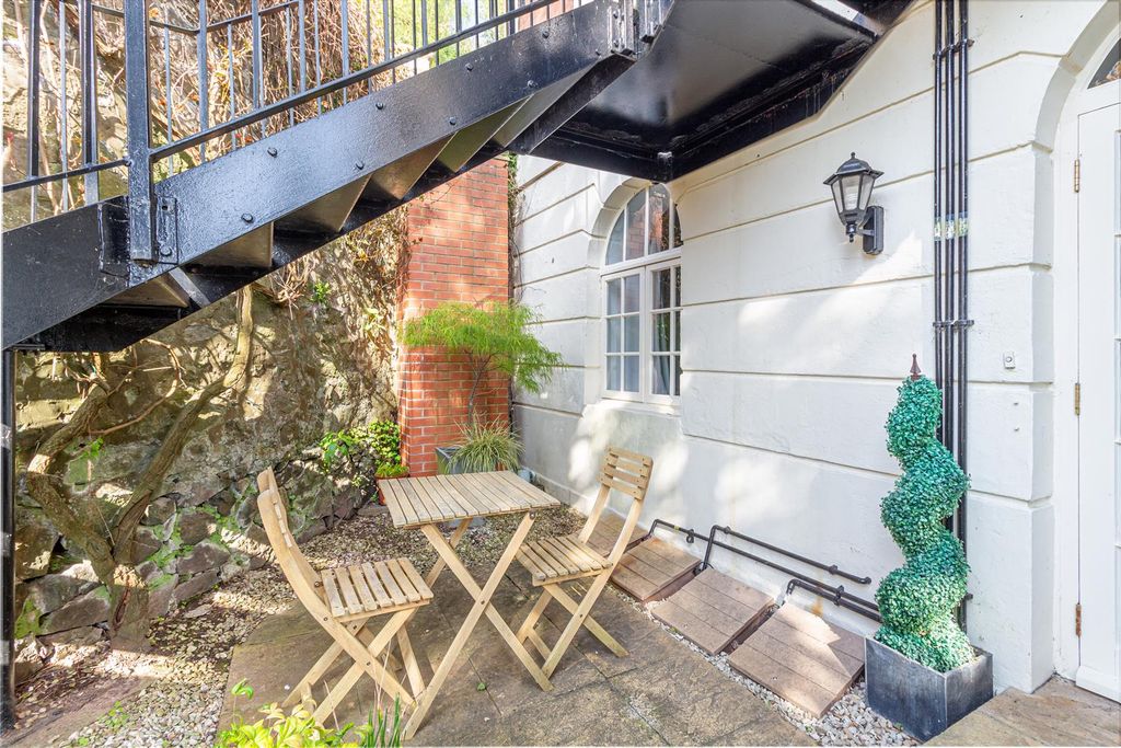Additional image 13 of 2 bed flat for saleSt. Anns Road, Malvern WR14