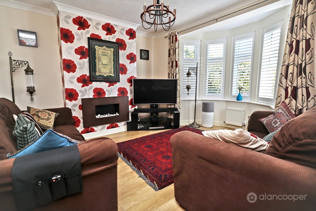Property photo 2 of 28 5176472
