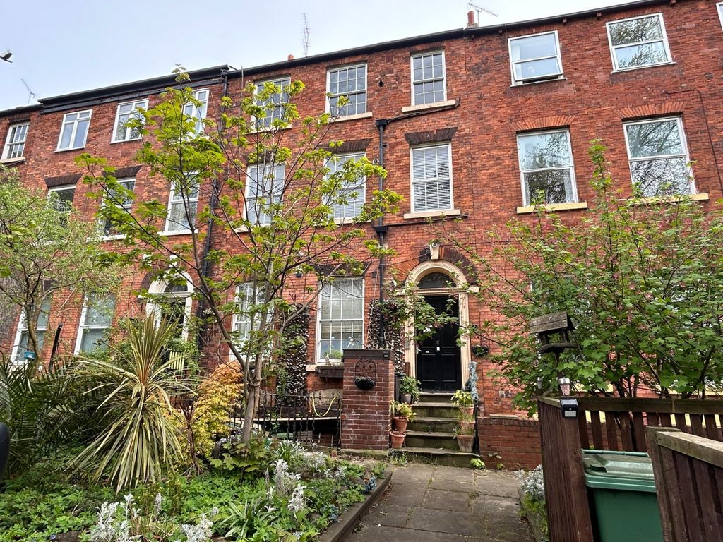 Property photo 1 of 12 External