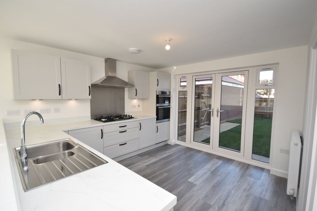 Property photo 2 of 15 Kitchen/Diner