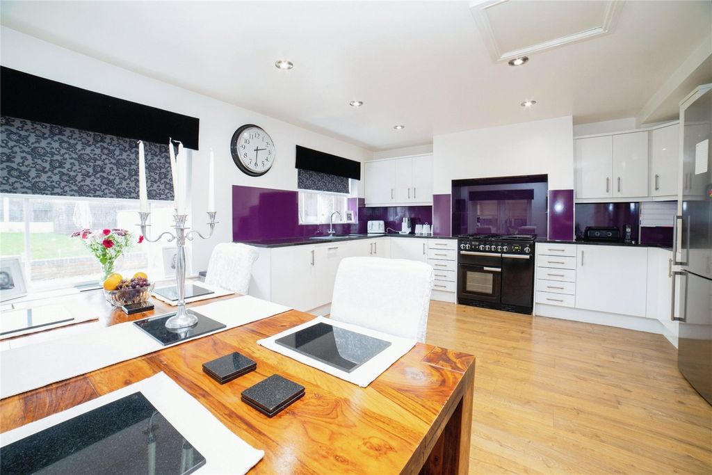 Property photo 2 of 38 Picture No. 01