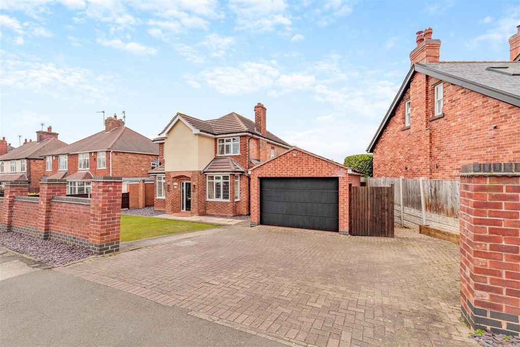 Property photo 1 of 44 8640488-Exterior16.Jpg