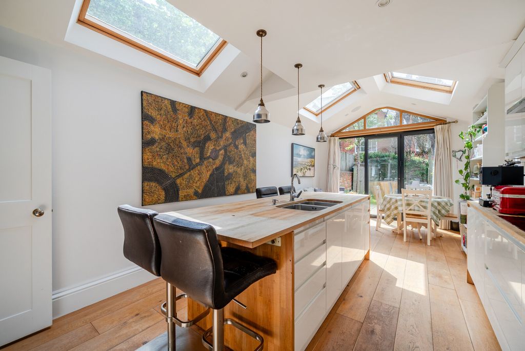 Property photo 2 of 13 1467150-10-6A1841...