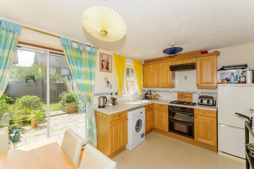 Property photo 3 of 5 Kitchen