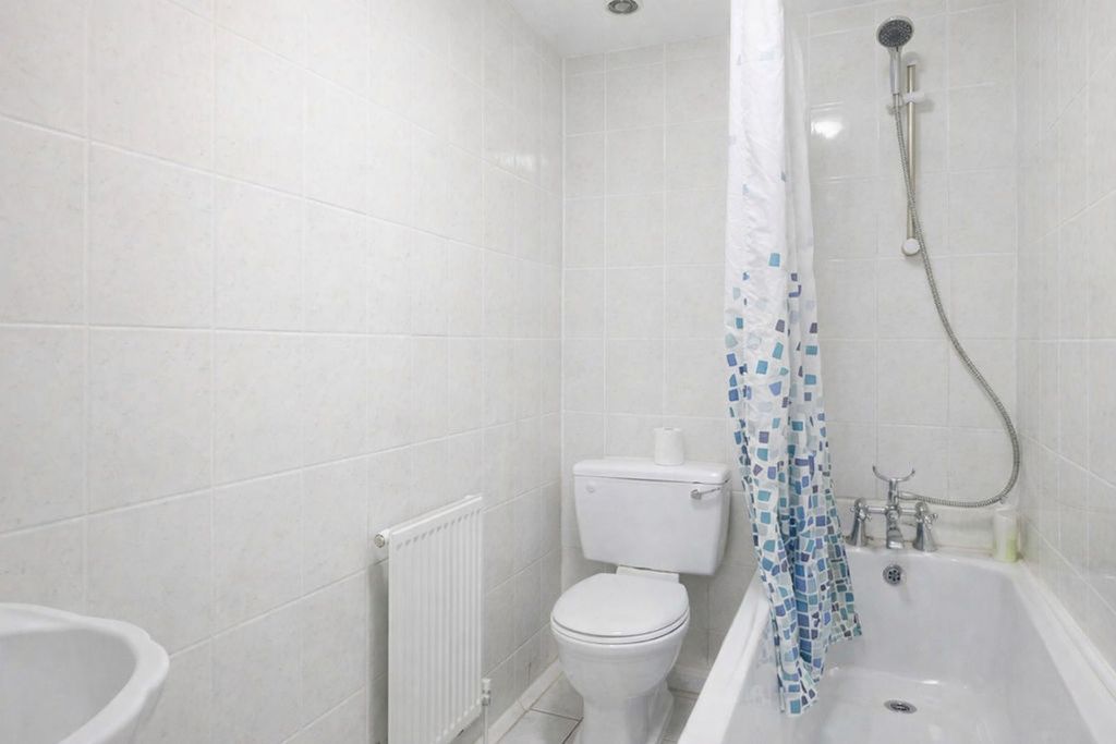 Property photo 3 of 5