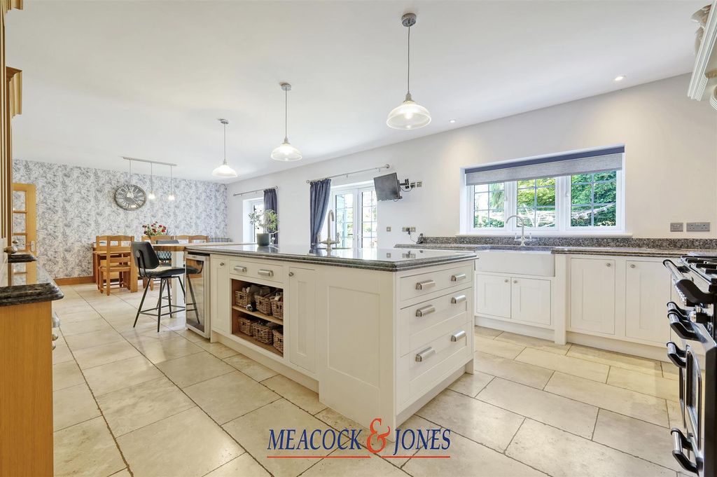 Property photo 3 of 41 Kitchen/Diner
