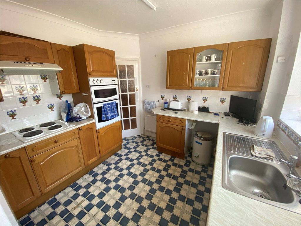 Property photo 3 of 23 Picture No. 16