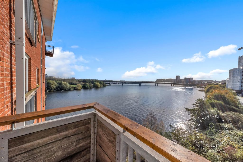 Property photo 1 of 12 Balcony