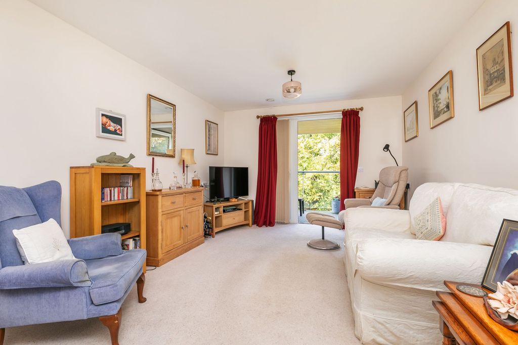 Property photo 3 of 12