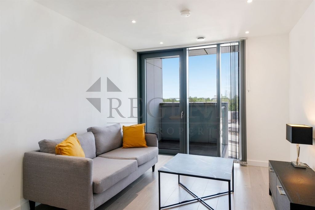 Property photo 2 of 19 Reception