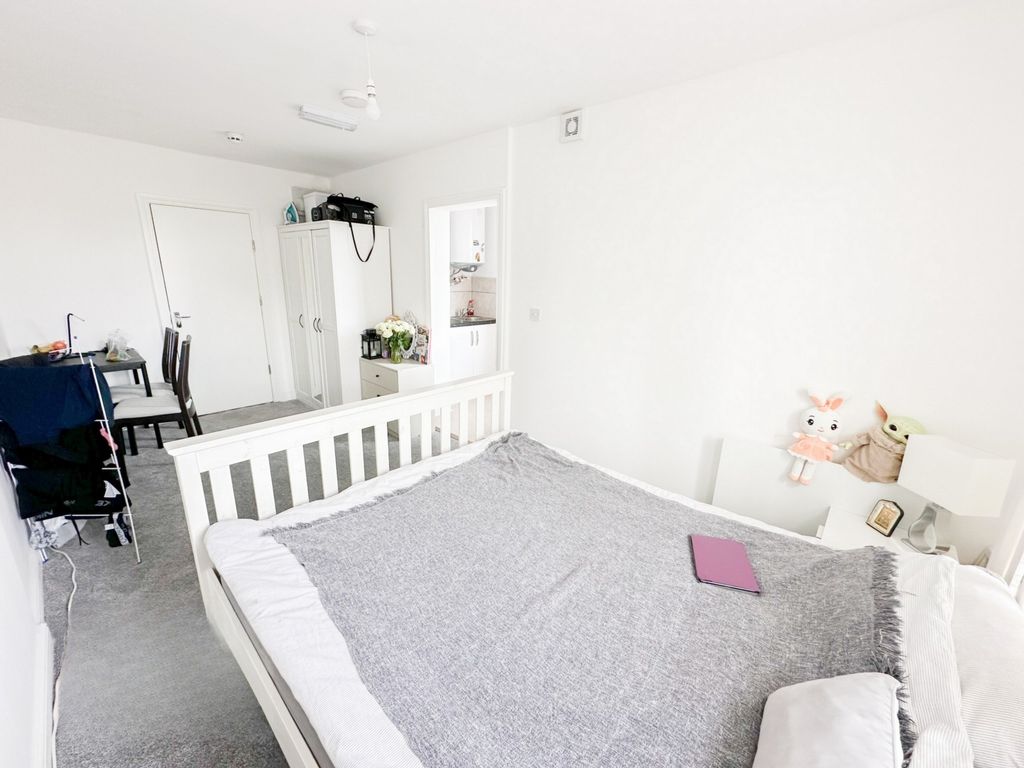 Property photo 1 of 6 Photo 3