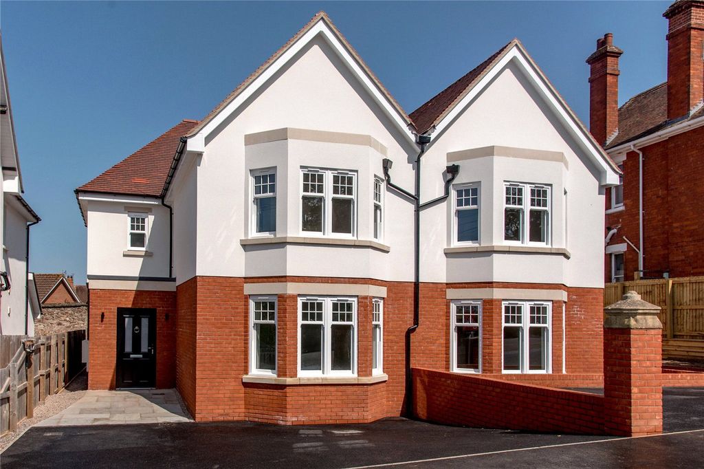 Property photo 1 of 25 Picture No. 29