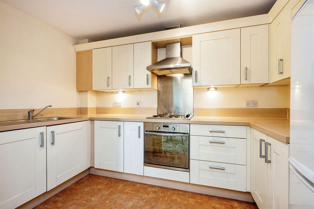 Property photo 3 of 10