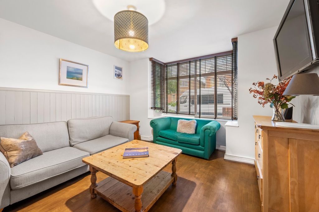 Property photo 3 of 15