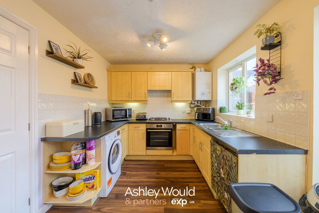Property photo 3 of 13