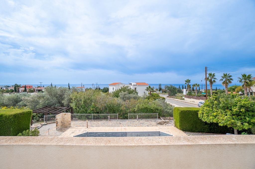 Property photo 1 of 40