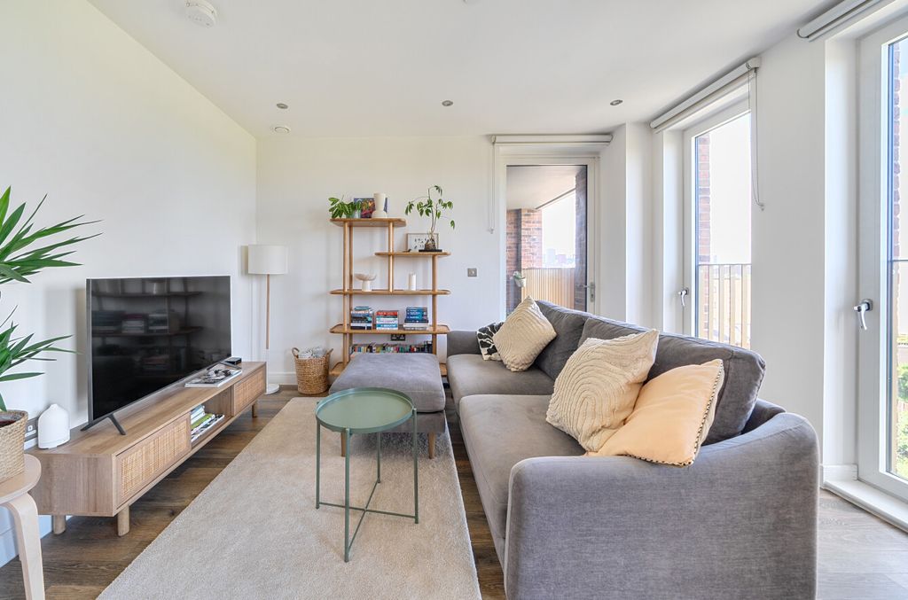Property photo 3 of 25 1482225-17-6A4237...