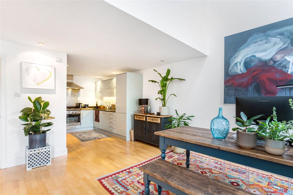 Property photo 3 of 18 Picture No. 06