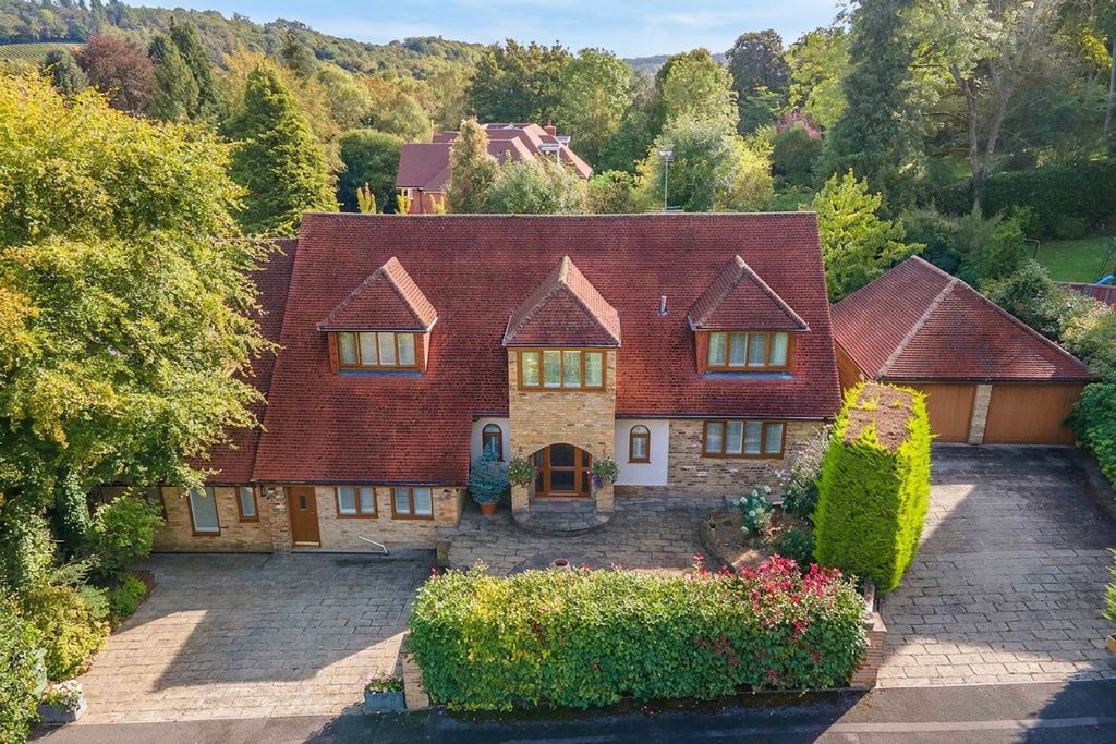 Property photo 1 of 33