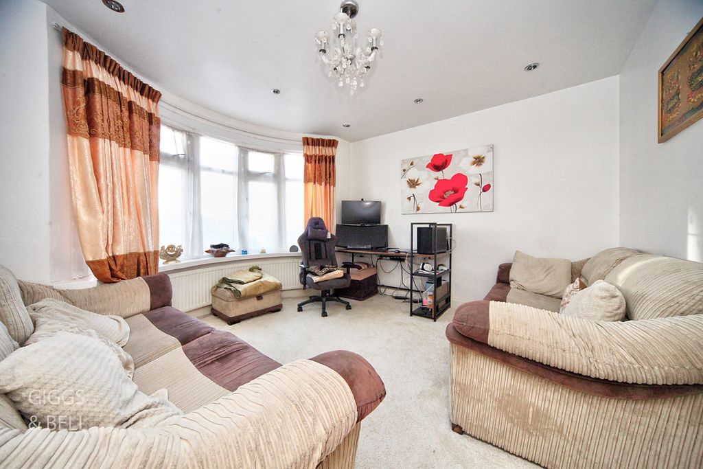 Property photo 1 of 17 3717341