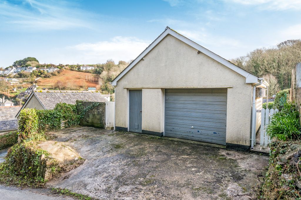 Property photo 2 of 35 1408244-1-698226929A936