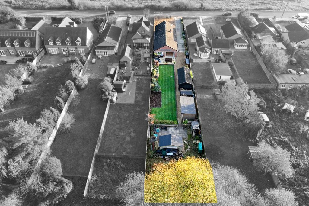 Property photo 2 of 32