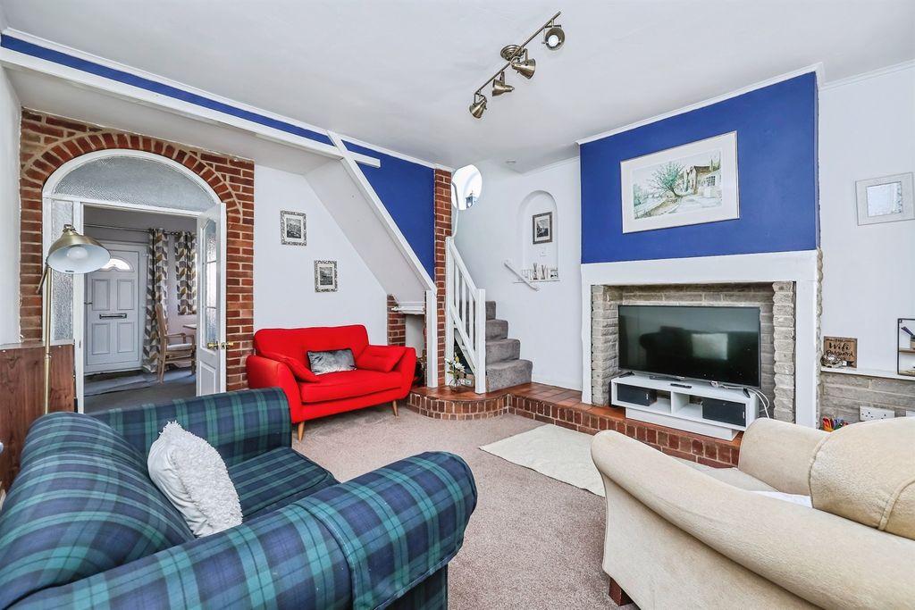 Property photo 2 of 17