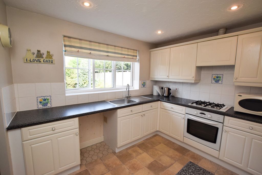 Property photo 2 of 19